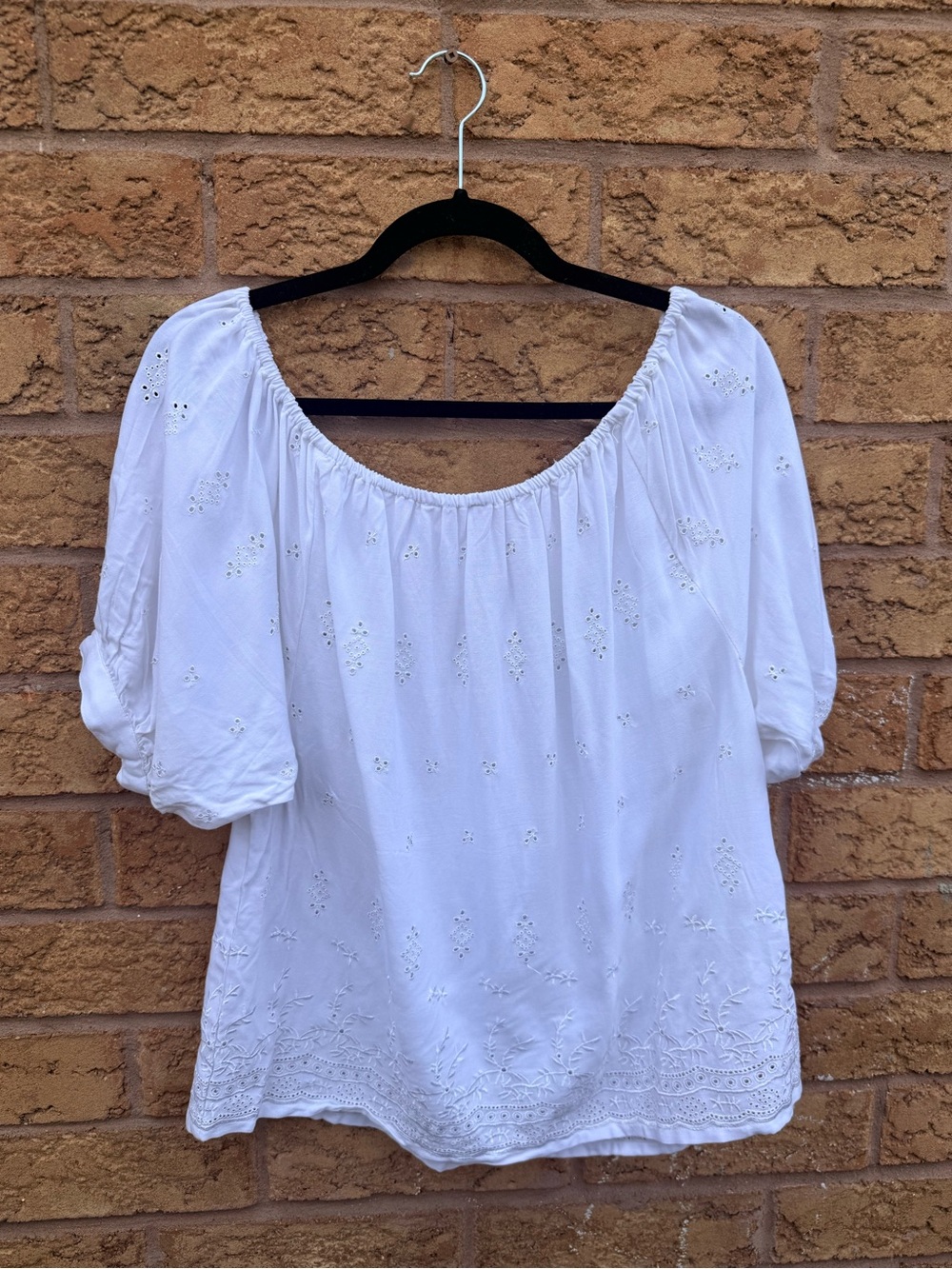 4/$25 • Suzy Shier White Eyelet Off The Shoulder Peasant Blouse